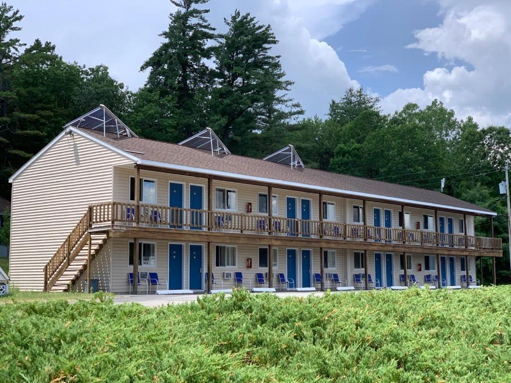 Travelodge By Wyndham Lake George Ny Exterior photo